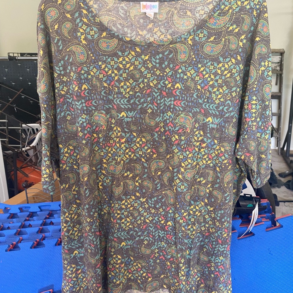 NWT Lularoe Irma 3XL in heathered gray with paisley print